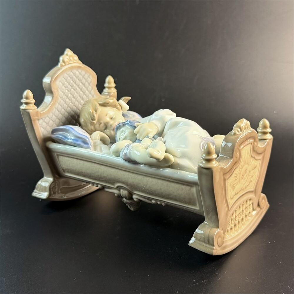 Lladro Rock-a-Bye Baby in Cradle Figurine #5718 Retired Spain Porcelain W/ Box